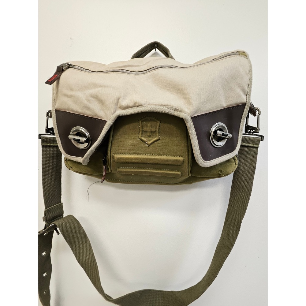 Victorinox Swiss Army Messenger Bag Olive Canvas Leather Toggle Crossbody